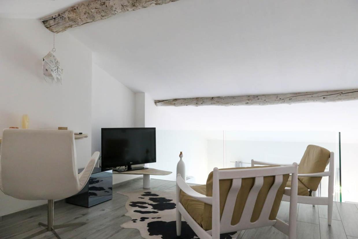 Le Coccinelle Home A 列尔纳 外观 照片